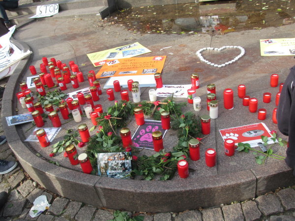 Mahnwache und Demonstrationszug